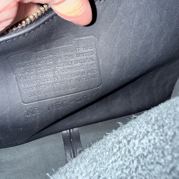 Vintage Coach Willis 9927 in Black with Brass Hardware - Picture 13 of 15